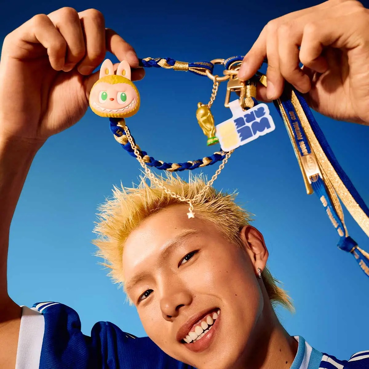 the monsters x fifa series-long
lanyard blind box