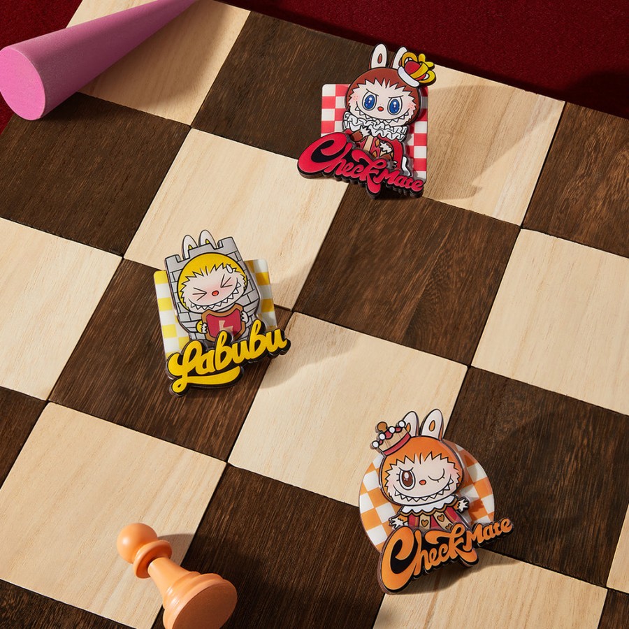 pudełko na magnesy na lodówkę z serii pop mart the monsters lets checkmate