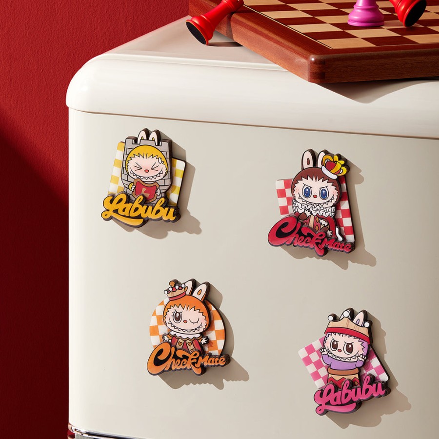 pudełko na magnesy na lodówkę z serii pop mart the monsters lets checkmate