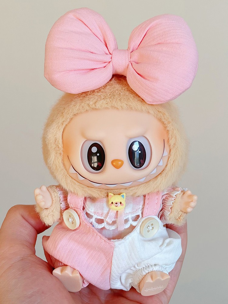 labubu exciting macaron 17 cm lalka w ogrodniczkach