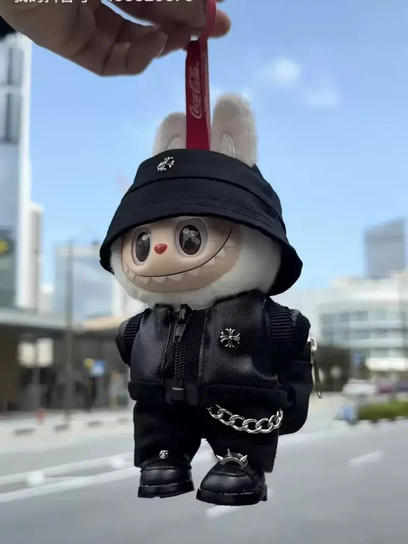 strój chrome hearts dla labubu
