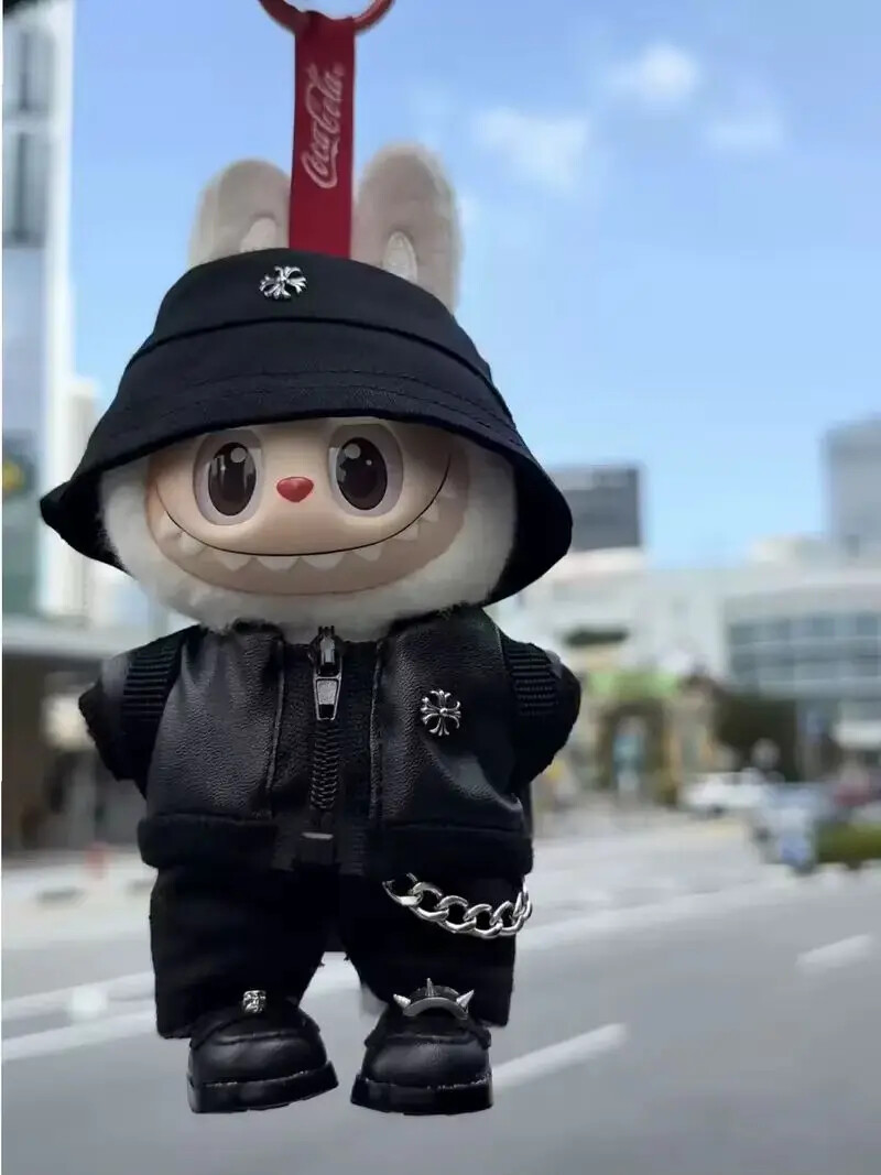 strój chrome hearts dla labubu