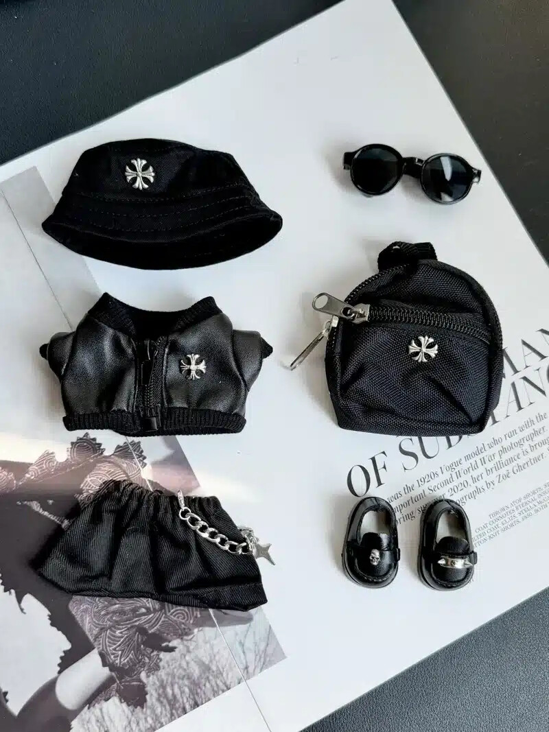 strój chrome hearts dla labubu