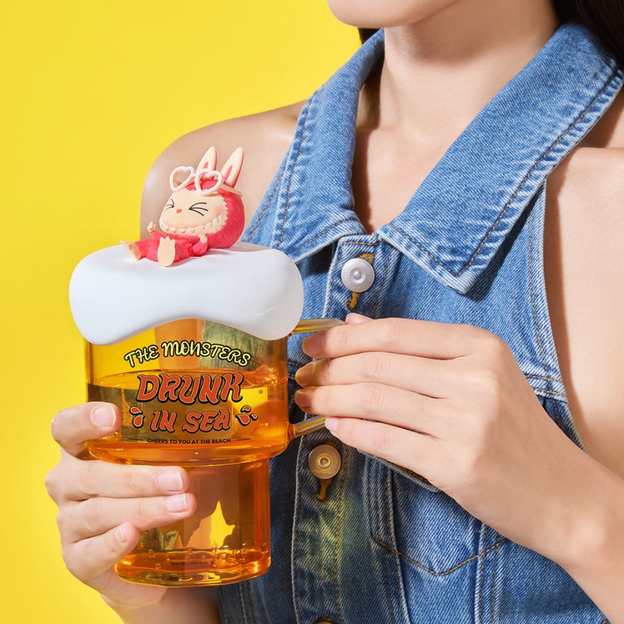 pop mart the monsters labubu szklany kubek z serii drunk in sea